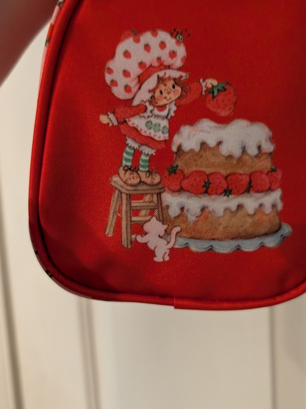 Strawberry Shortcake SMALL Pink Cosmetic Bag with Red Handles - Picture 5 of 6